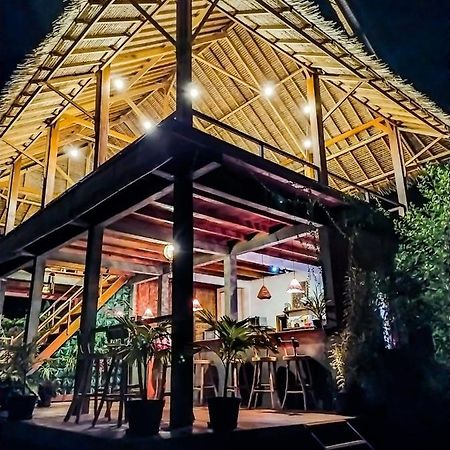 Basa-Basi Lodge Karimunjawa Ngoại thất bức ảnh