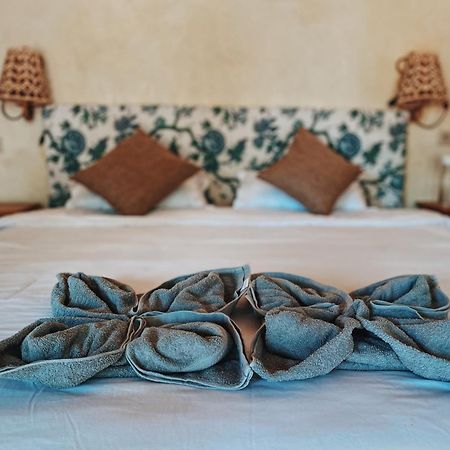 Basa-Basi Lodge Karimunjawa Ngoại thất bức ảnh