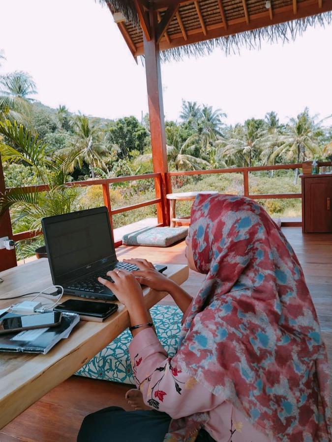 Basa-Basi Lodge Karimunjawa Ngoại thất bức ảnh