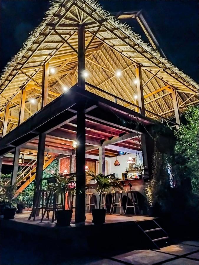 Basa-Basi Lodge Karimunjawa Ngoại thất bức ảnh