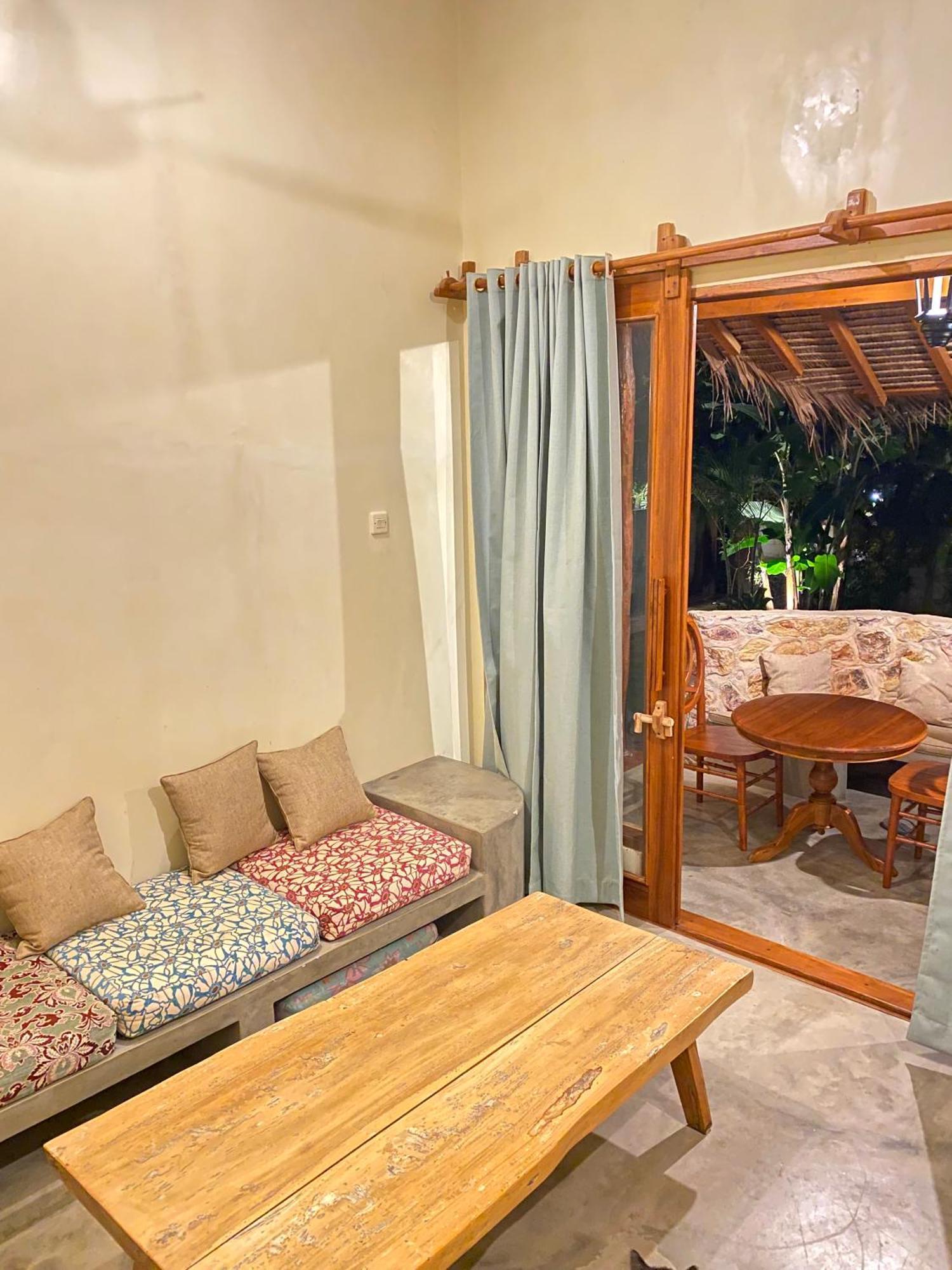 Basa-Basi Lodge Karimunjawa Ngoại thất bức ảnh