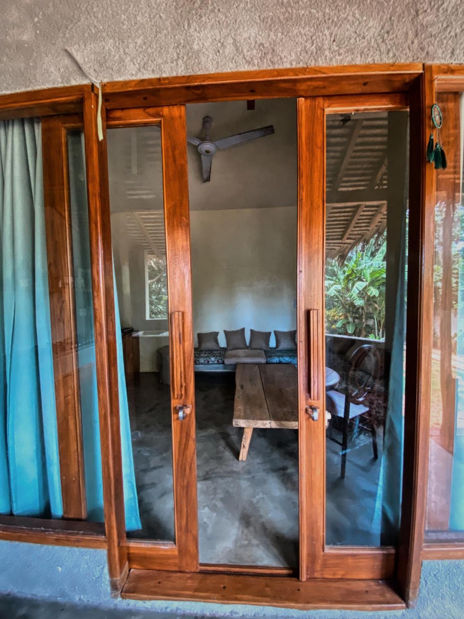 Basa-Basi Lodge Karimunjawa Ngoại thất bức ảnh