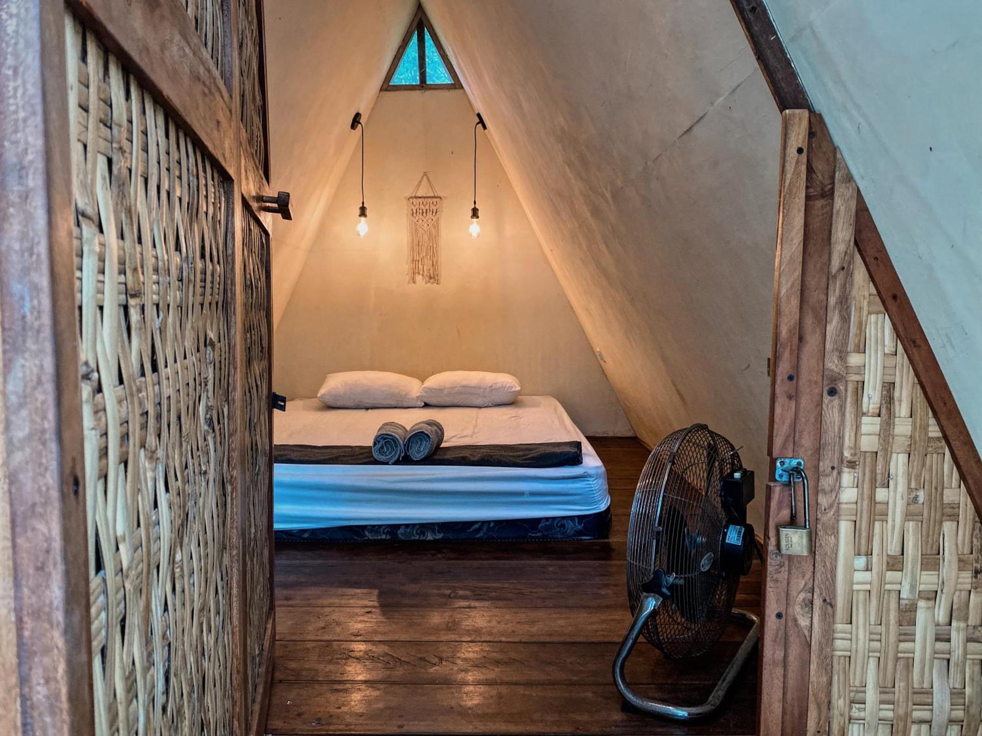 Basa-Basi Lodge Karimunjawa Ngoại thất bức ảnh