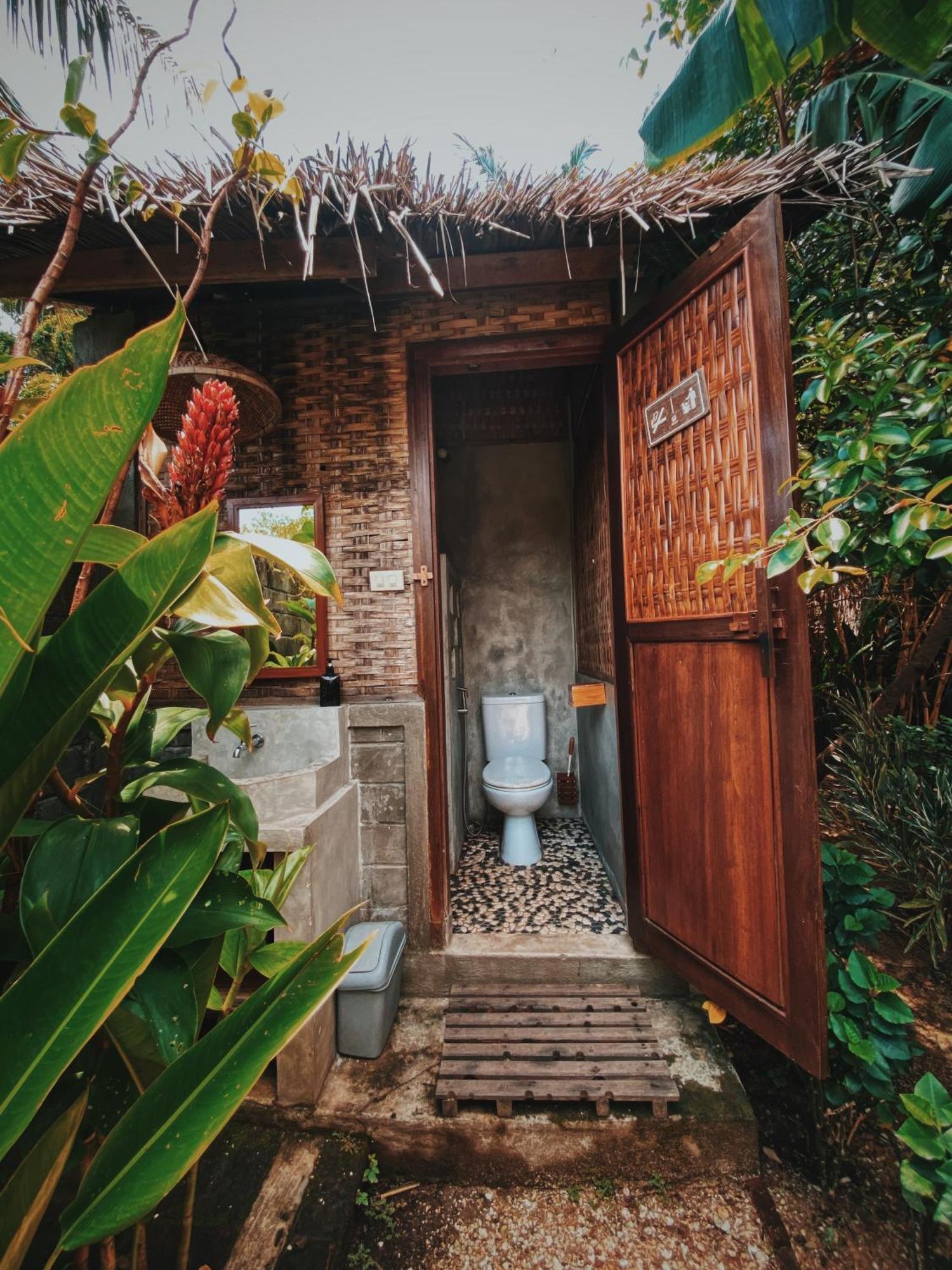 Basa-Basi Lodge Karimunjawa Ngoại thất bức ảnh