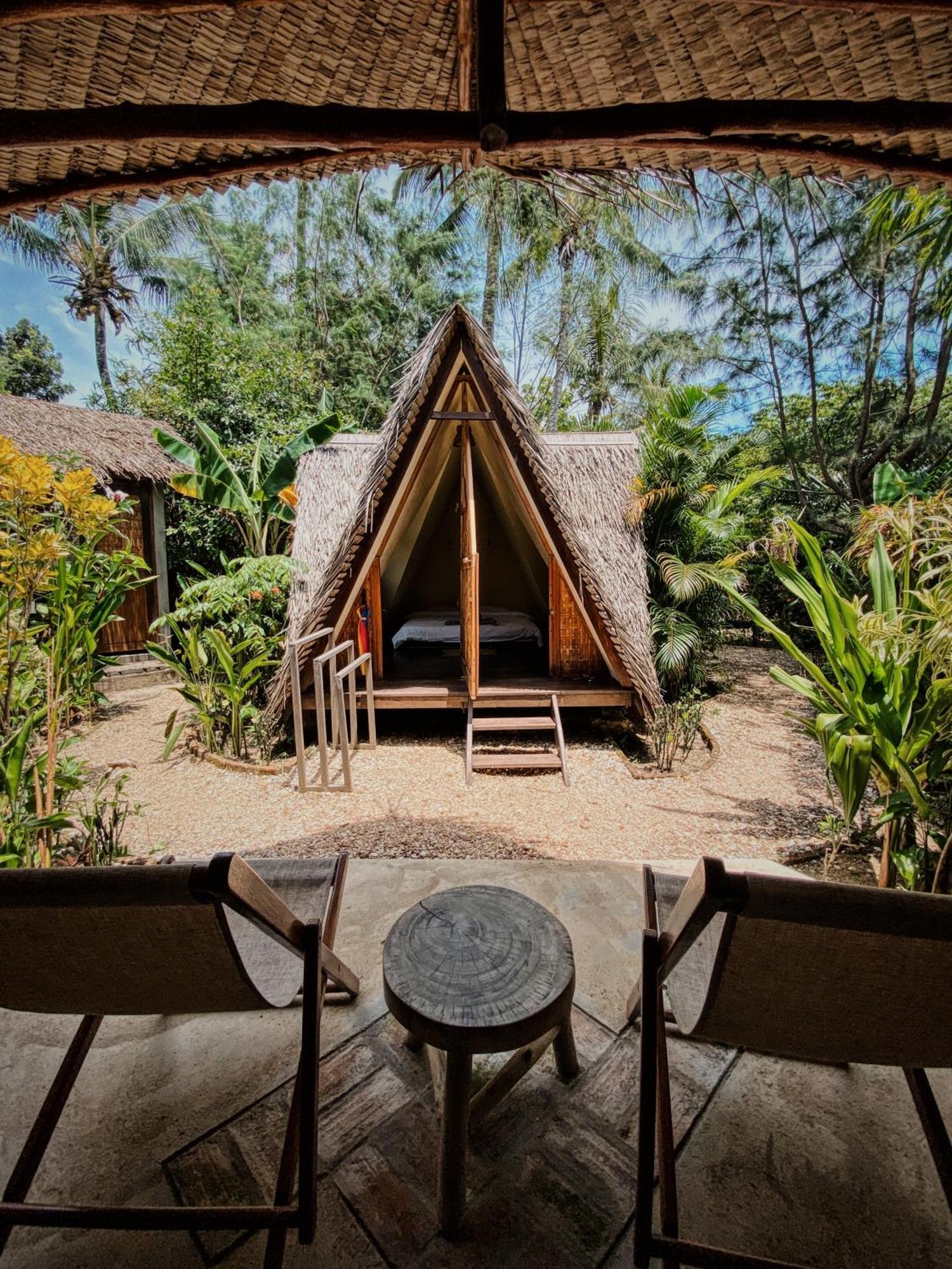 Basa-Basi Lodge Karimunjawa Ngoại thất bức ảnh