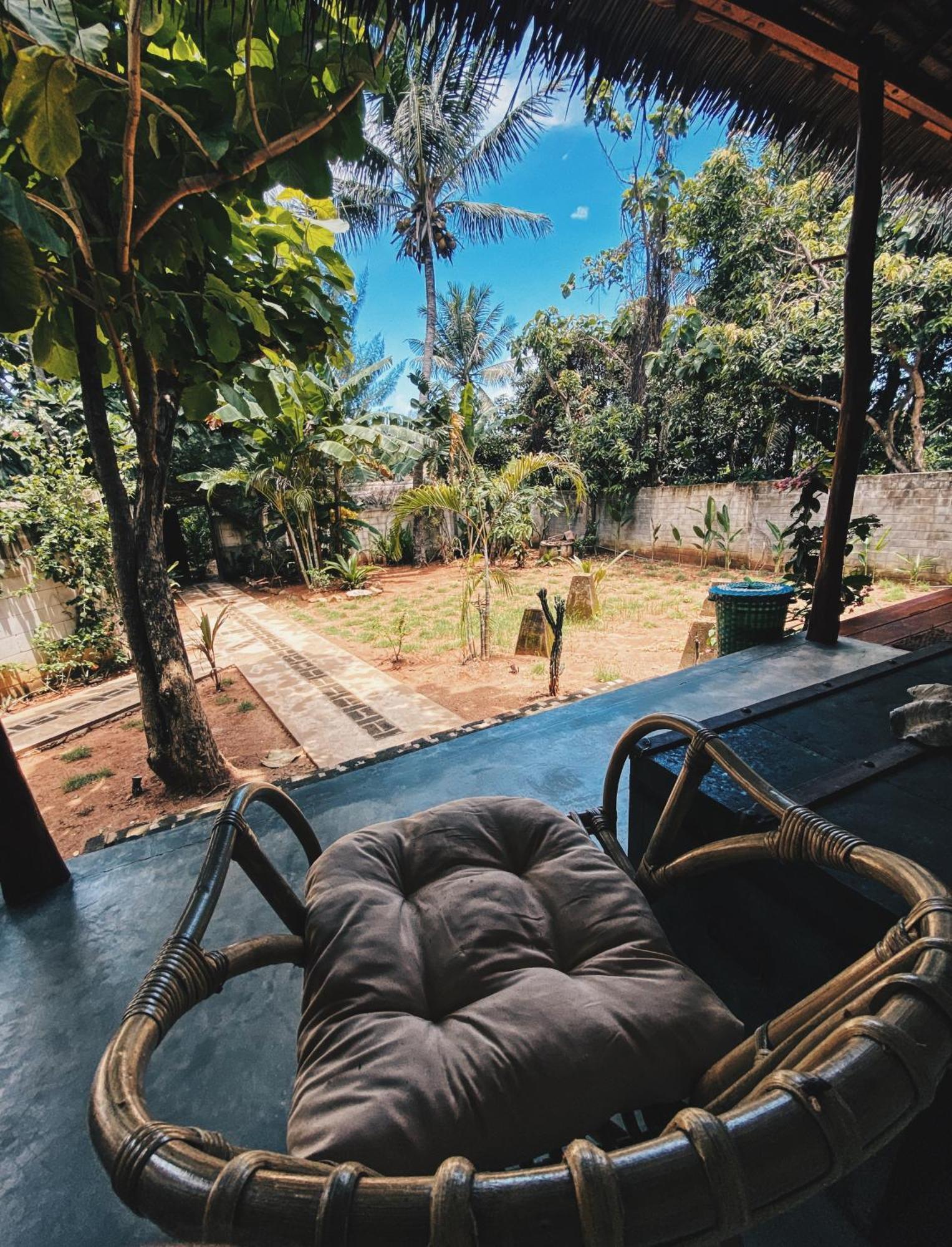 Basa-Basi Lodge Karimunjawa Ngoại thất bức ảnh