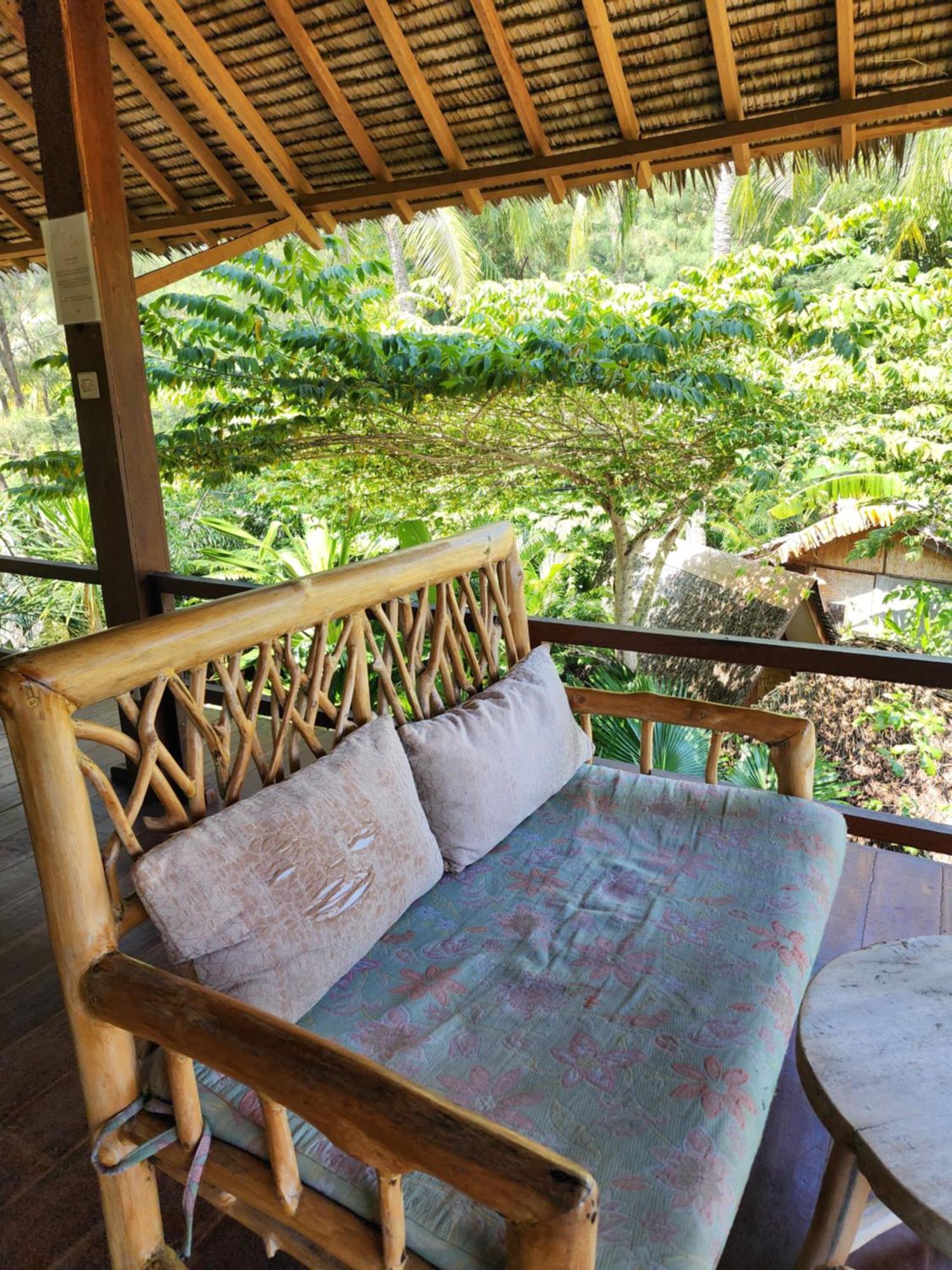 Basa-Basi Lodge Karimunjawa Ngoại thất bức ảnh