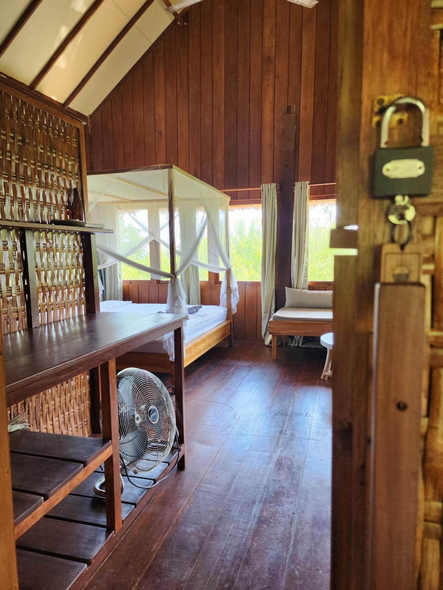 Basa-Basi Lodge Karimunjawa Ngoại thất bức ảnh