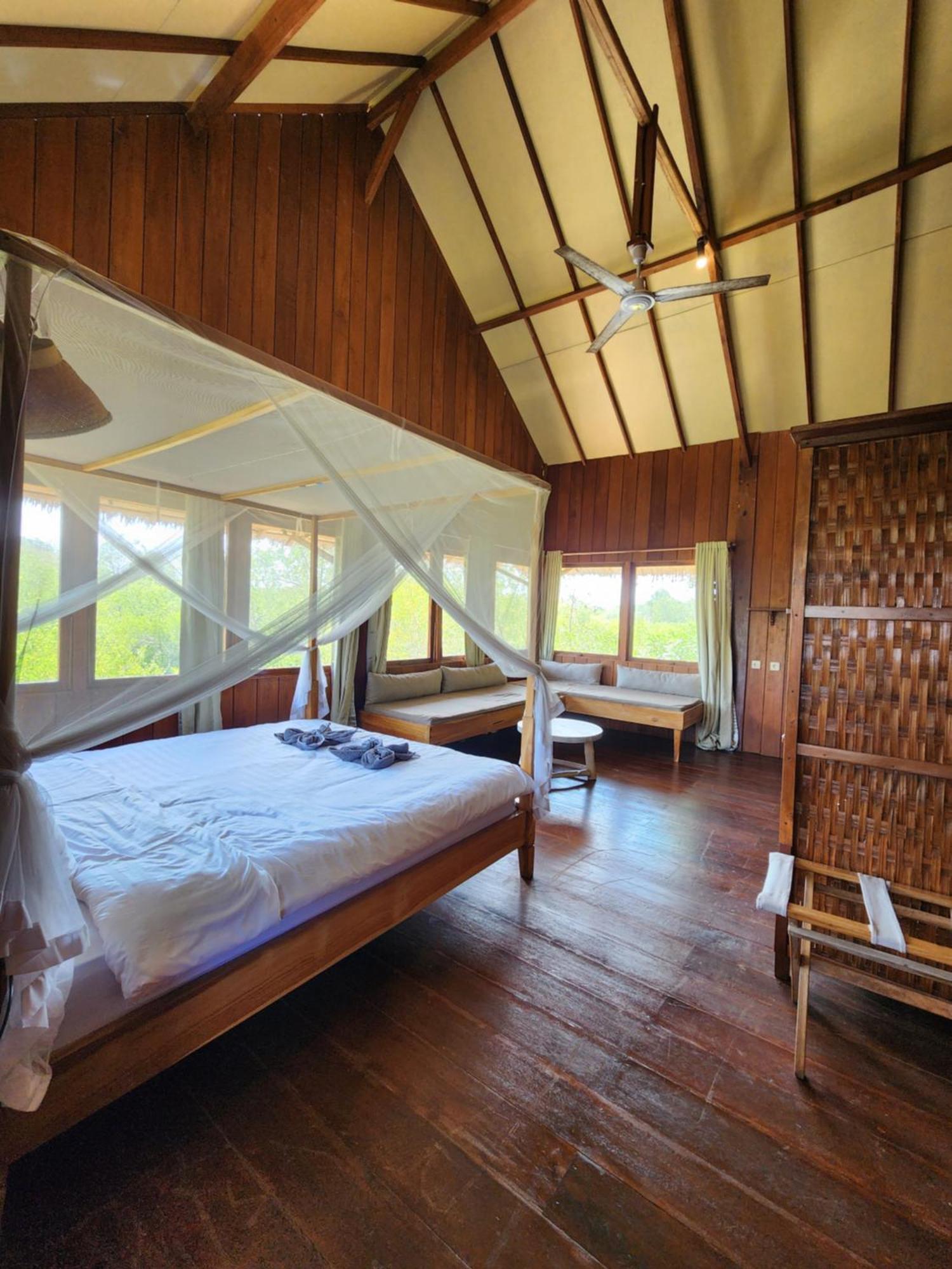 Basa-Basi Lodge Karimunjawa Ngoại thất bức ảnh