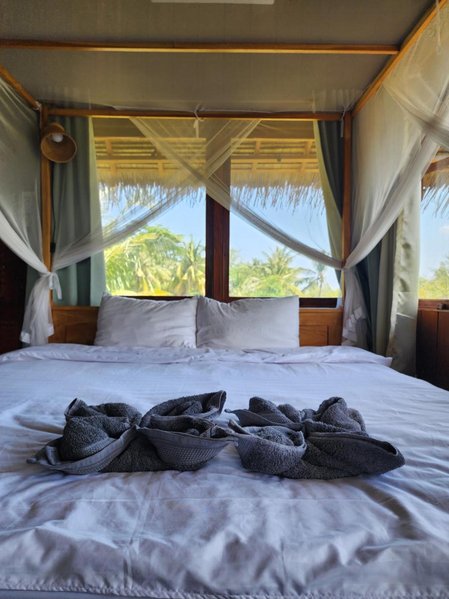 Basa-Basi Lodge Karimunjawa Ngoại thất bức ảnh