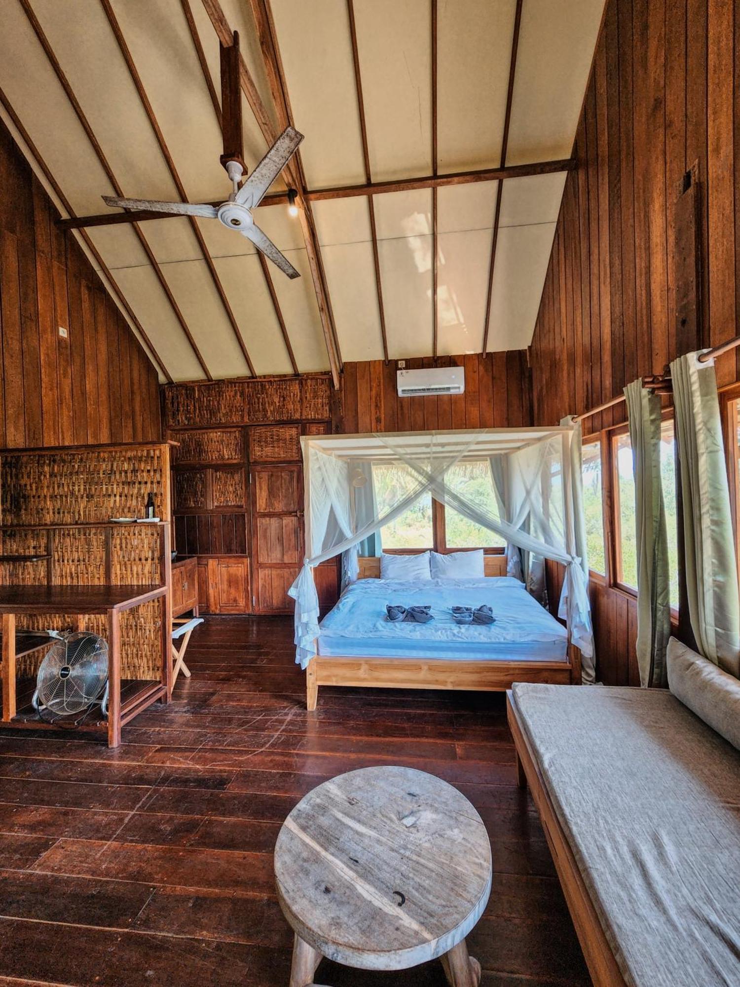 Basa-Basi Lodge Karimunjawa Ngoại thất bức ảnh