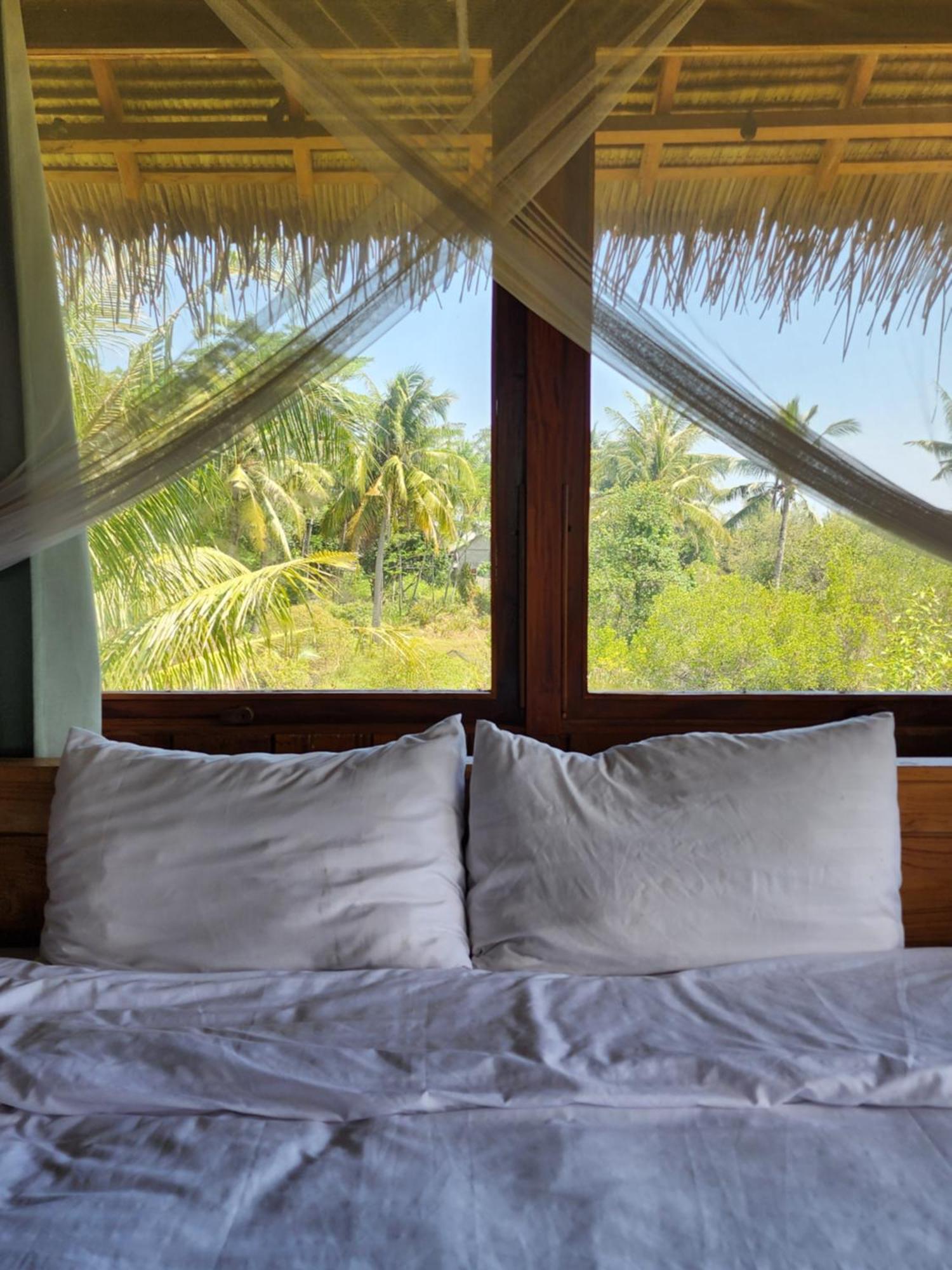 Basa-Basi Lodge Karimunjawa Ngoại thất bức ảnh